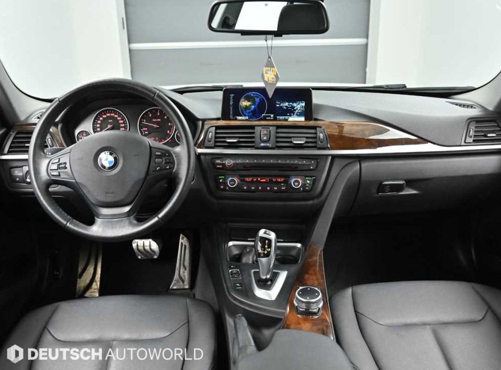 BMW 3시리즈 320d 사진 7