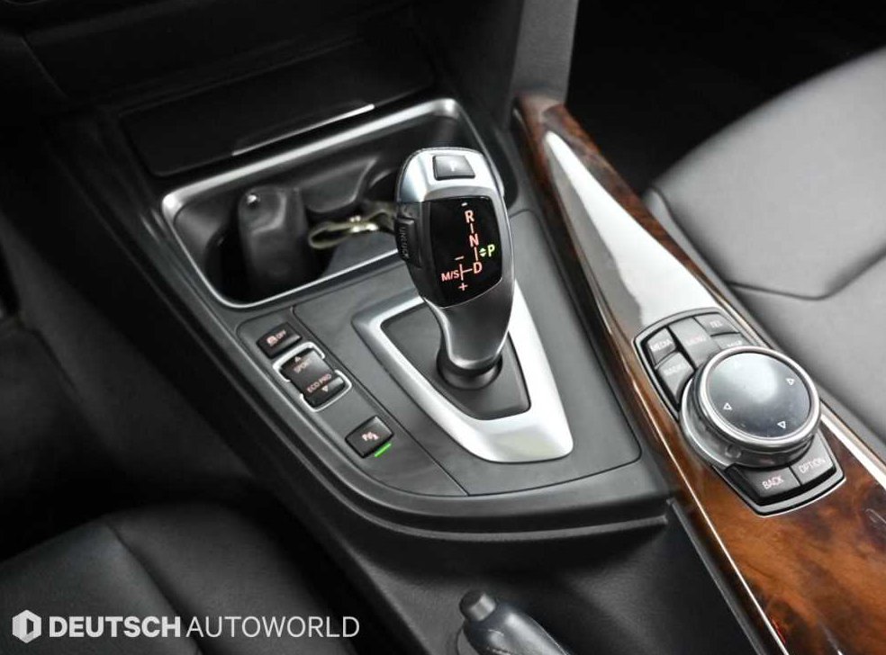 BMW 3시리즈 320d 사진 9