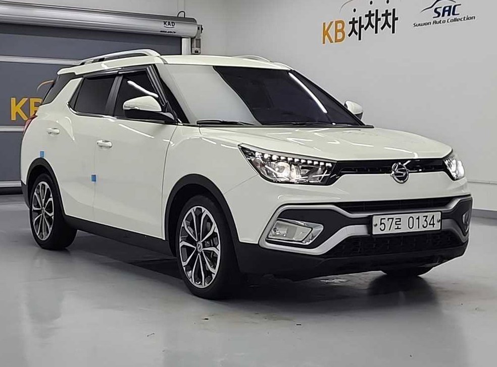 KG모빌리티(쌍용)  티볼리 2WD 디젤 1.6 RX 사진 4