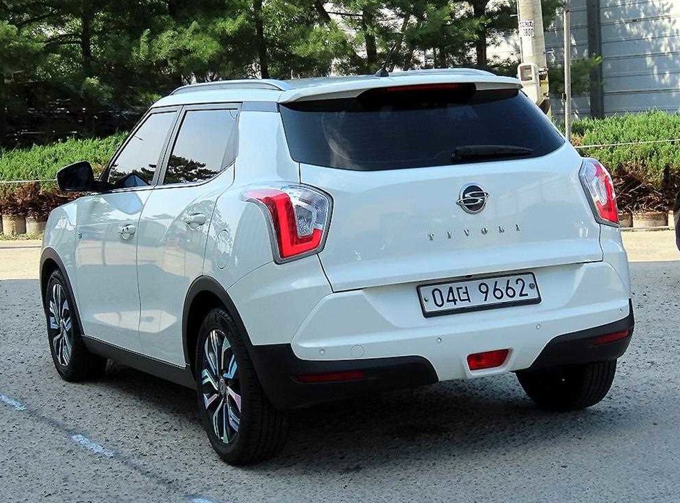 KG모빌리티(쌍용)  티볼리 2WD 디젤 VX 사진 2