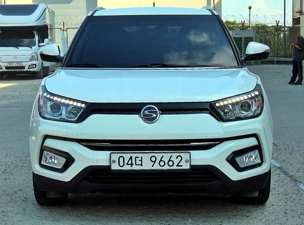 KG모빌리티(쌍용)  티볼리 2WD 디젤 VX 사진 3