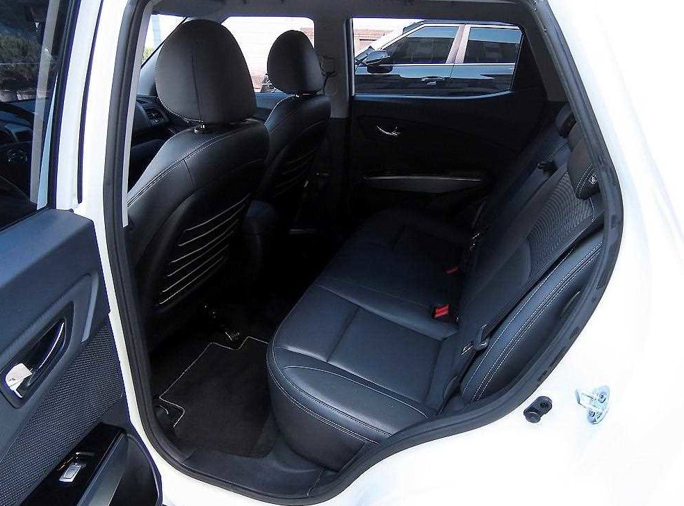 KG모빌리티(쌍용)  티볼리 2WD 디젤 VX 사진 6