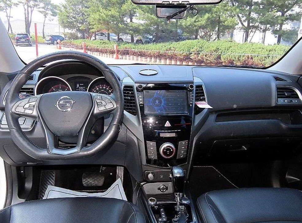 KG모빌리티(쌍용)  티볼리 2WD 디젤 VX 사진 7