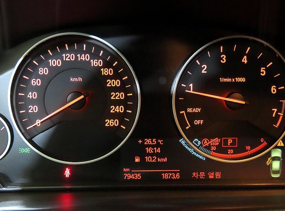BMW 3시리즈 320i 사진 9