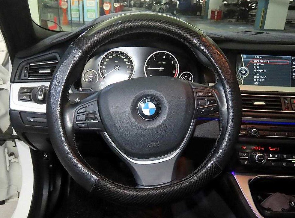 BMW 5시리즈 520d 사진 8