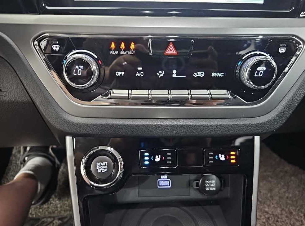 KG모빌리티(쌍용)  코란도 2WD 디젤 1.6 C5 플러스 사진 10