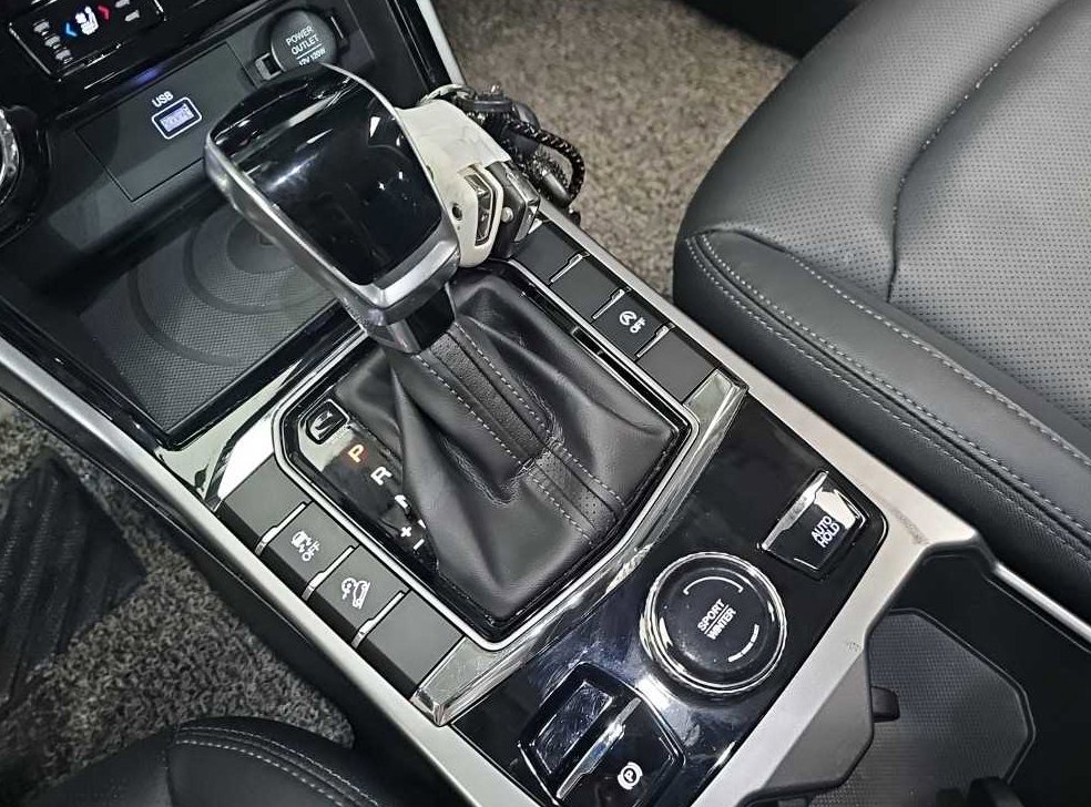 KG모빌리티(쌍용)  코란도 2WD 디젤 1.6 C5 플러스 사진 8