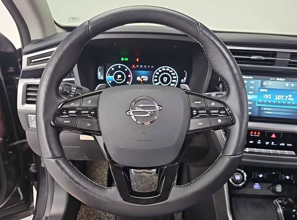 KG모빌리티(쌍용)  코란도 2WD 디젤 1.6 C5 플러스 사진 9