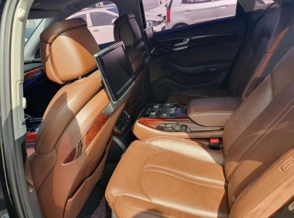 아우디 A8 4.2 FSI 콰트로 사진 10