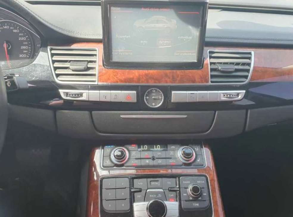아우디 A8 4.2 FSI 콰트로 사진 11
