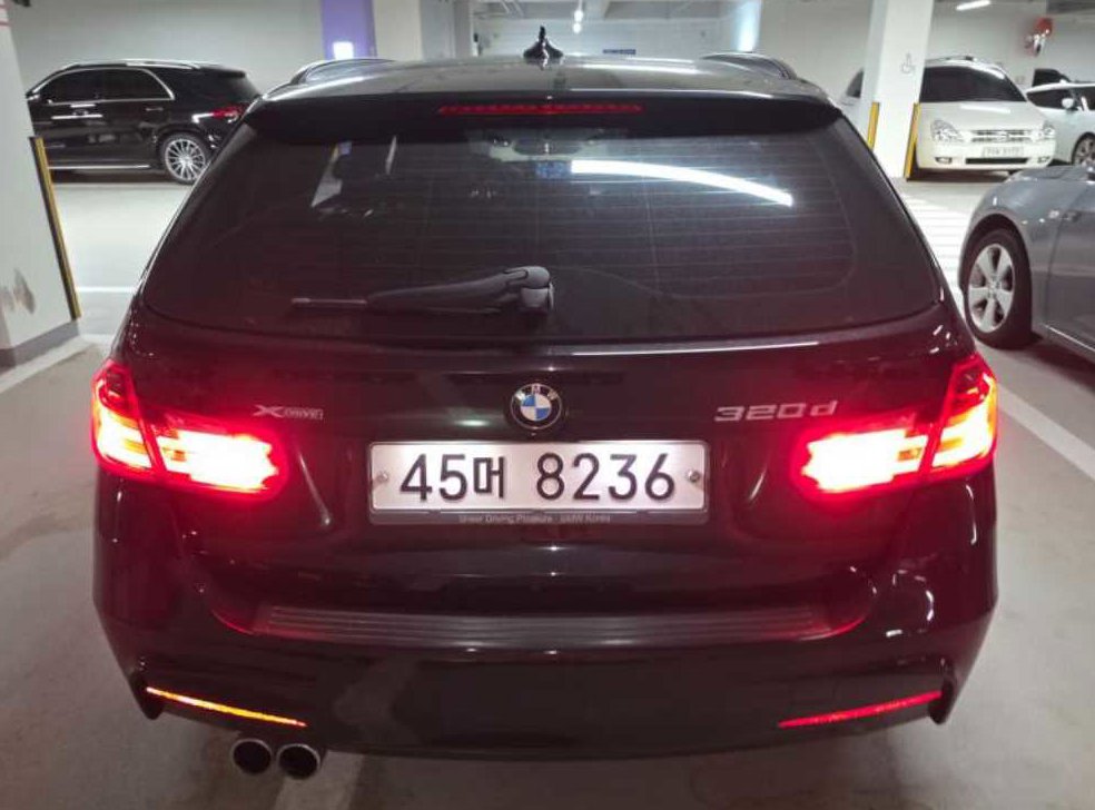 BMW 3시리즈 320d xDRIVE 투어링 사진 4