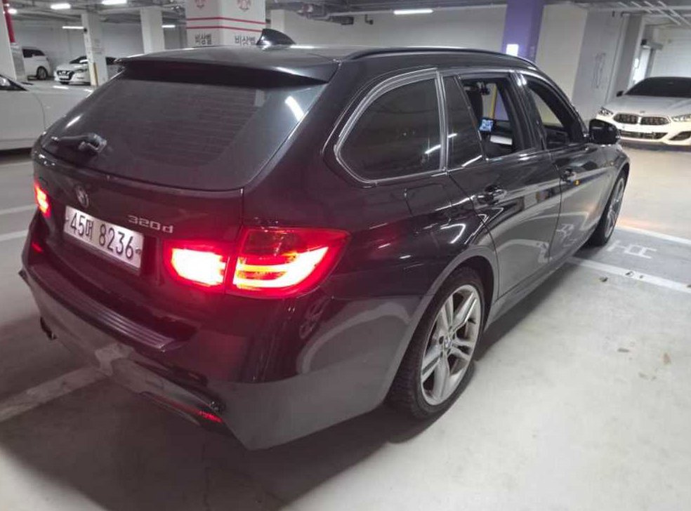 BMW 3시리즈 320d xDRIVE 투어링 사진 6