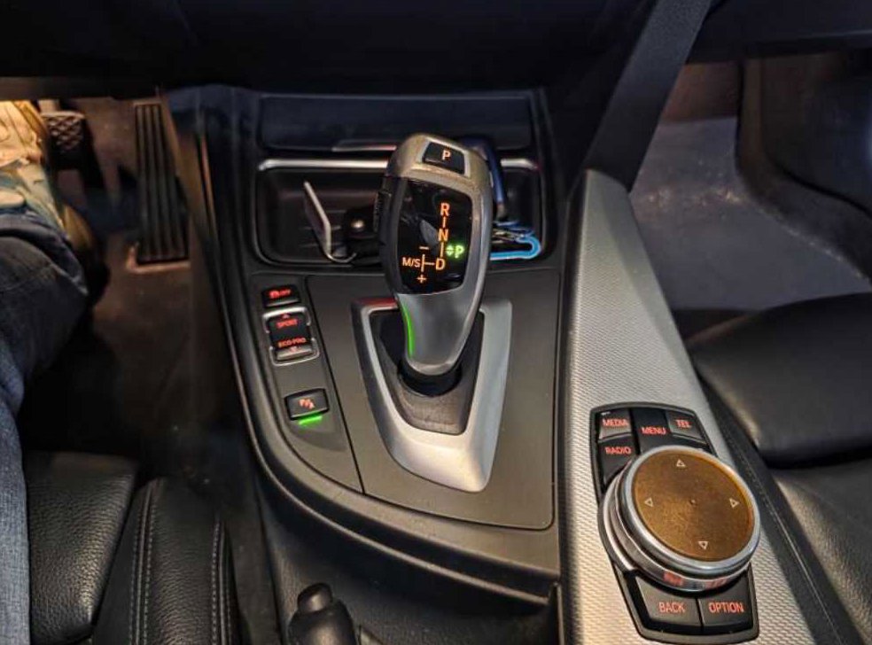BMW 3시리즈 320d xDRIVE 투어링 사진 9
