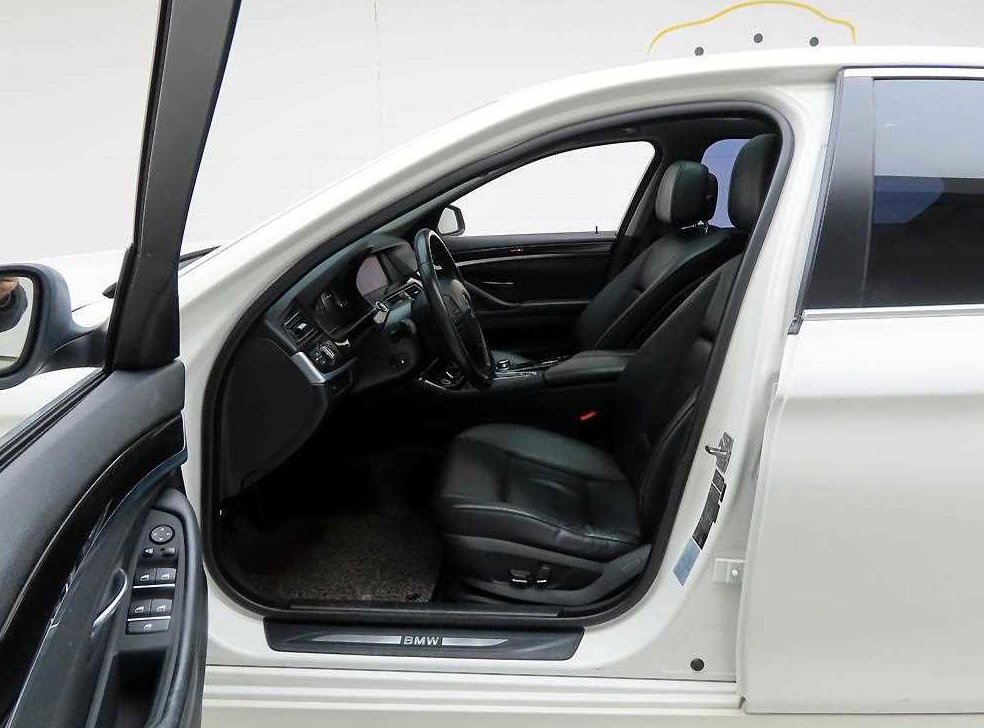 BMW 5시리즈 520d 사진 13
