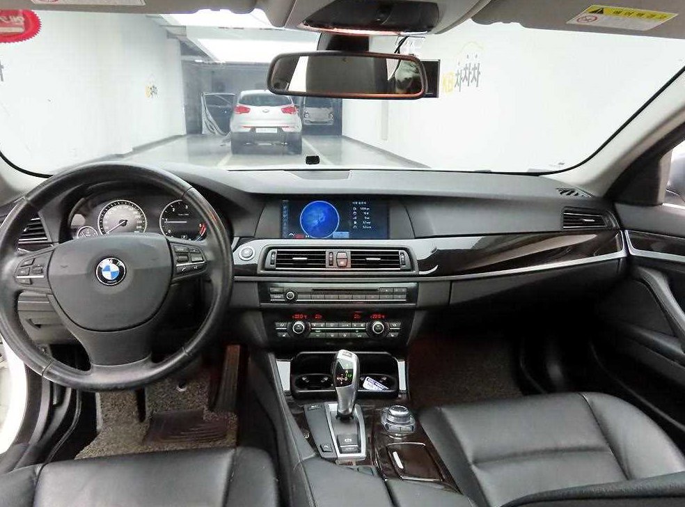 BMW 5시리즈 520d 사진 6