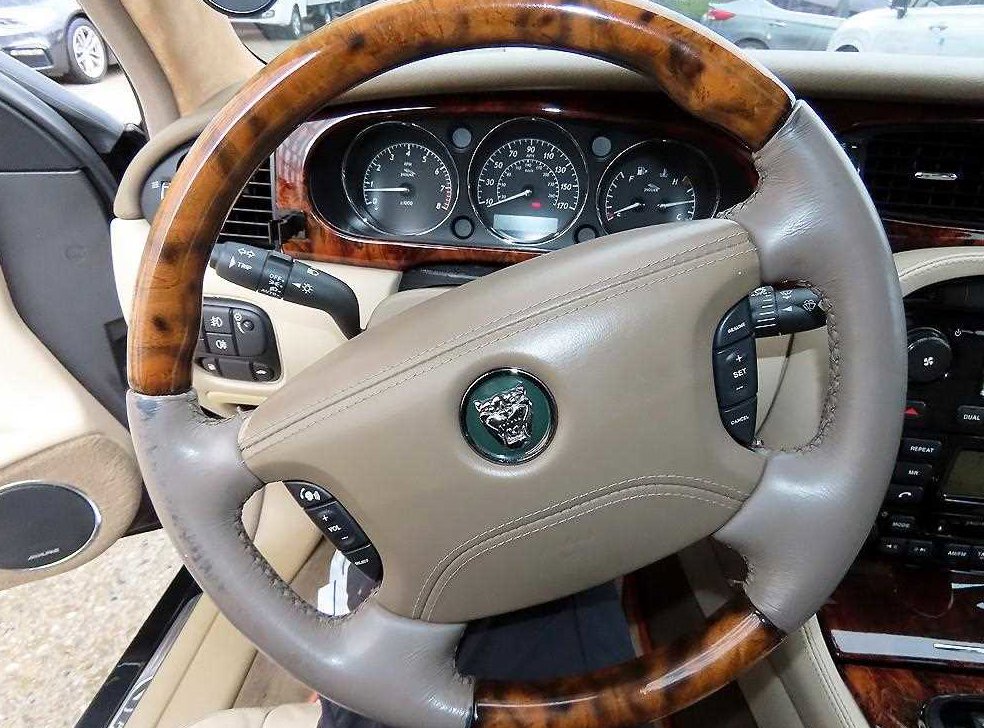 재규어 XJ 4.2 사진 8