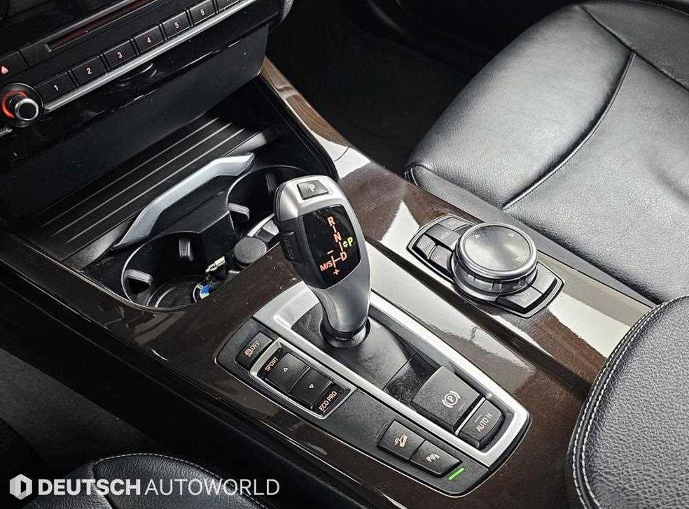 BMW X3 xDrive 20d 라이트패키지 사진 9