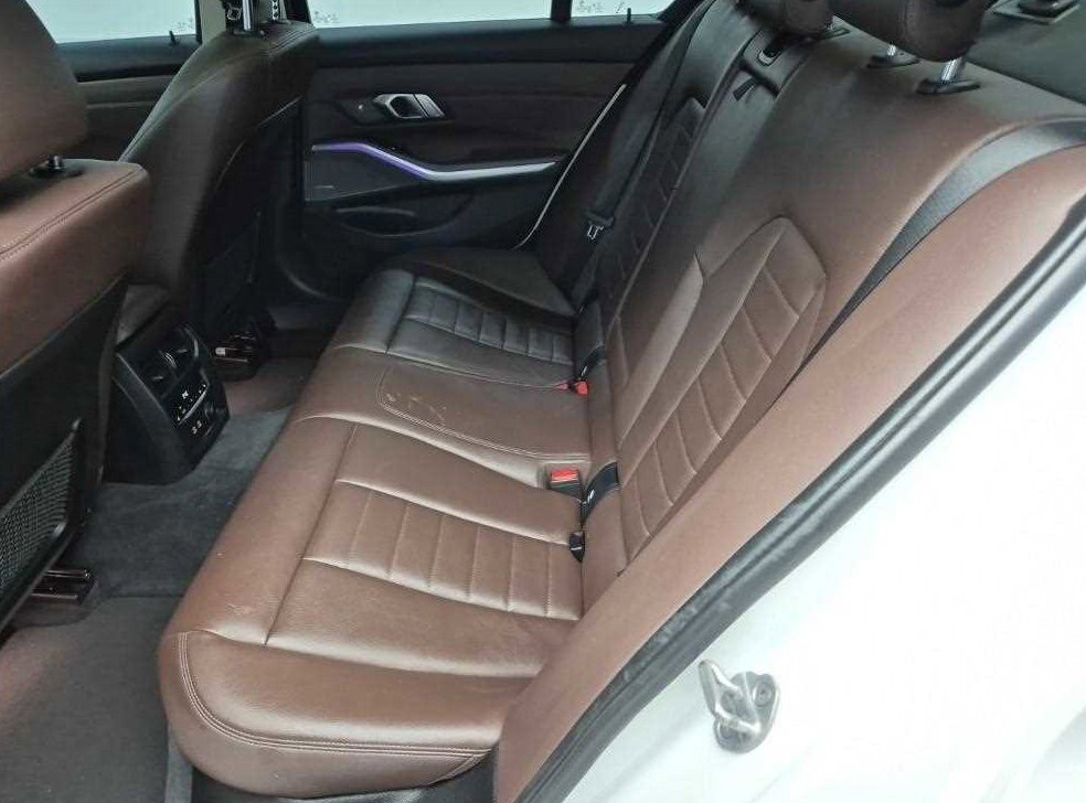 BMW 3시리즈 320i 럭셔리 사진 12