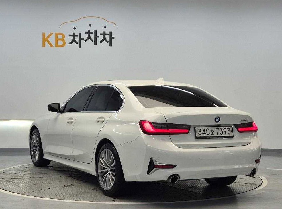 BMW 3시리즈 320i 럭셔리 사진 2