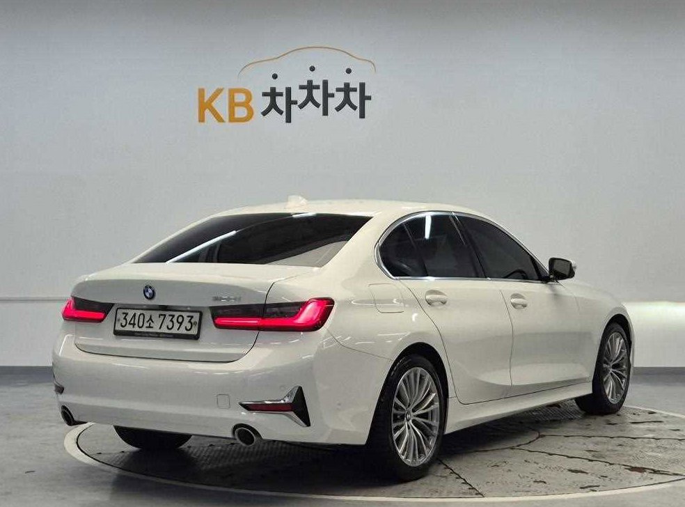 BMW 3시리즈 320i 럭셔리 사진 3