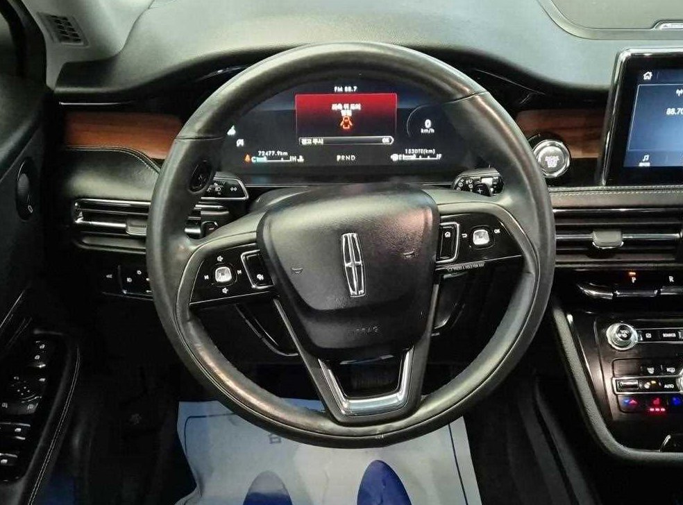 링컨 코세어 2.0 리저브 AWD 사진 9
