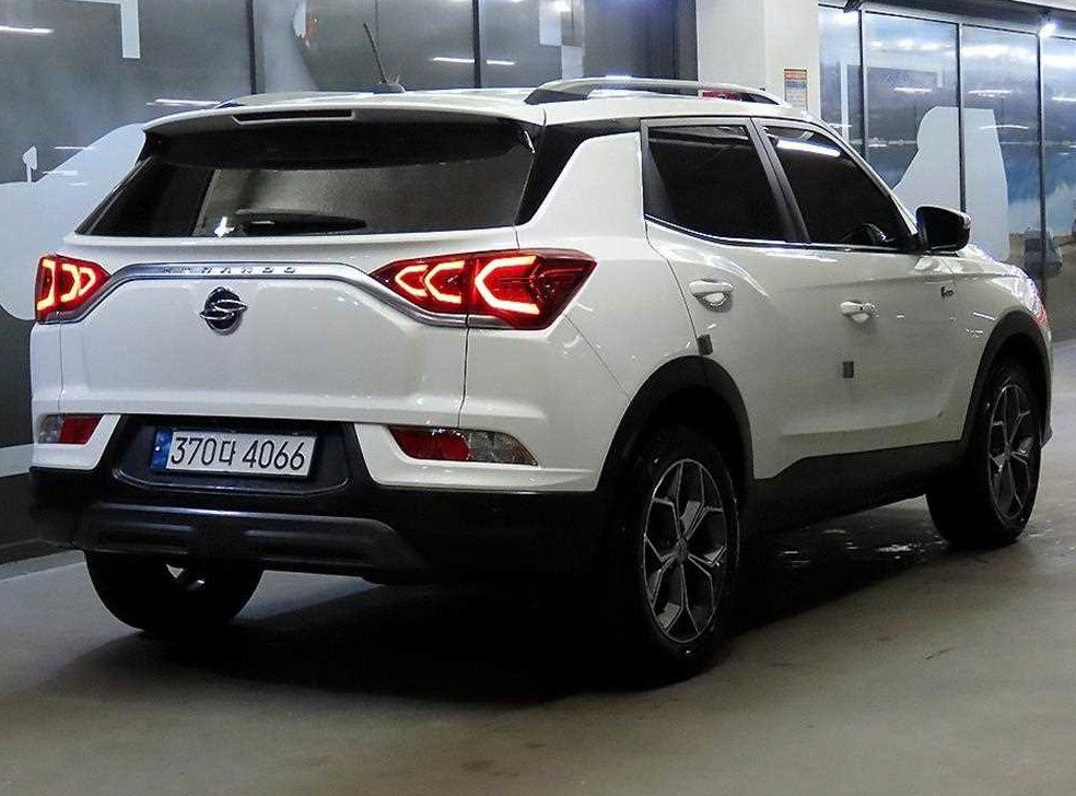 KG모빌리티(쌍용)  코란도 2WD 가솔린 1.5 C5 사진 4