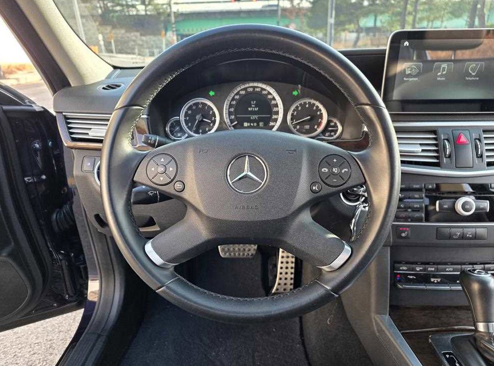 벤츠 E 클래스 E200 CGI 사진 13