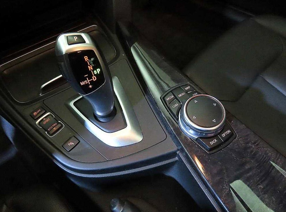 BMW 3시리즈 320i 럭셔리 사진 12