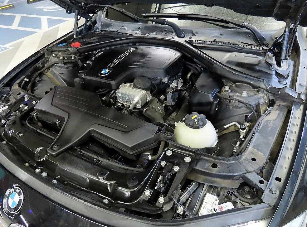 BMW 3시리즈 320i 럭셔리 사진 19