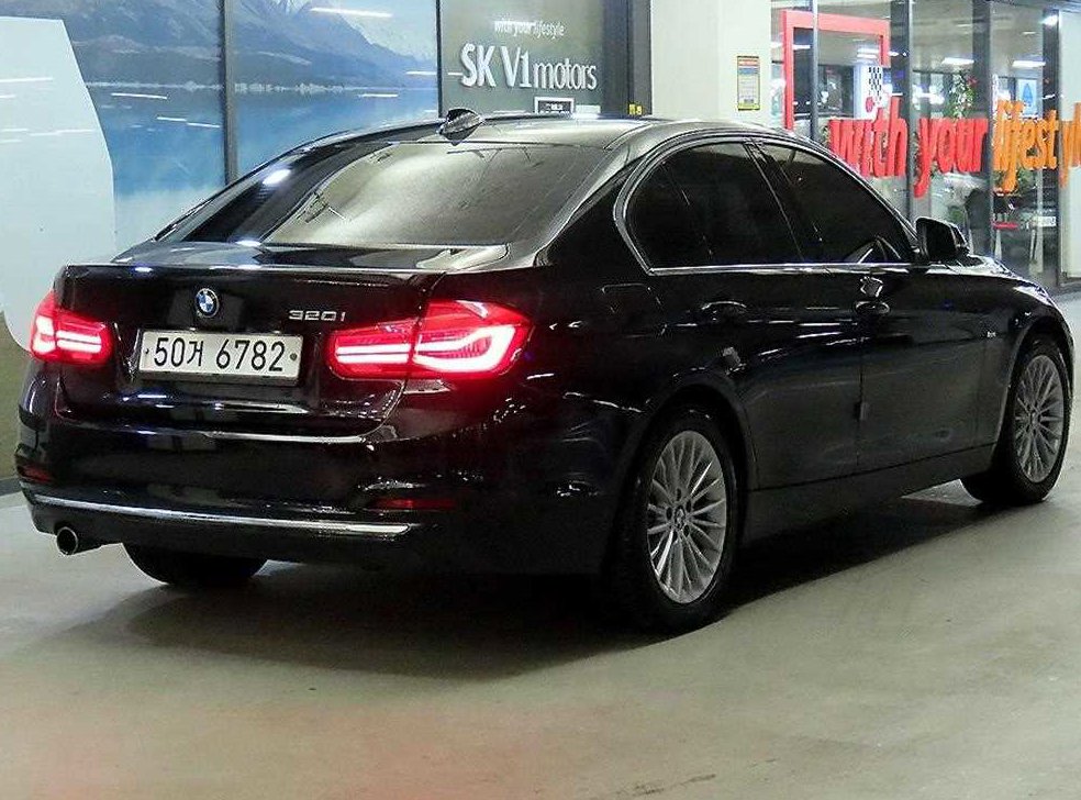 BMW 3시리즈 320i 럭셔리 사진 4