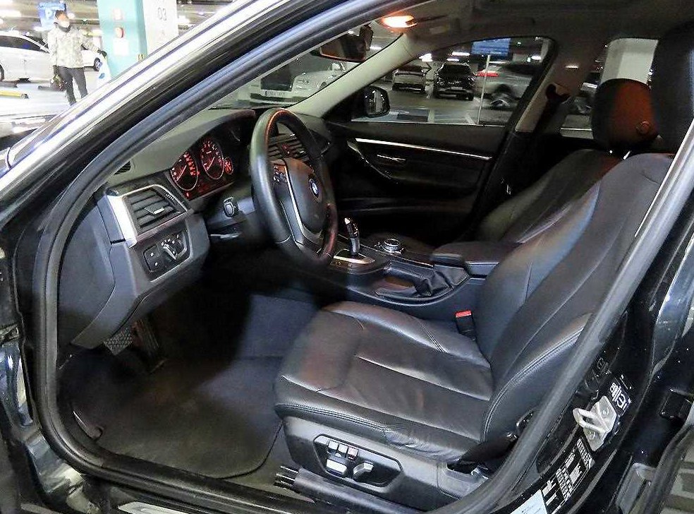 BMW 3시리즈 320i 럭셔리 사진 6