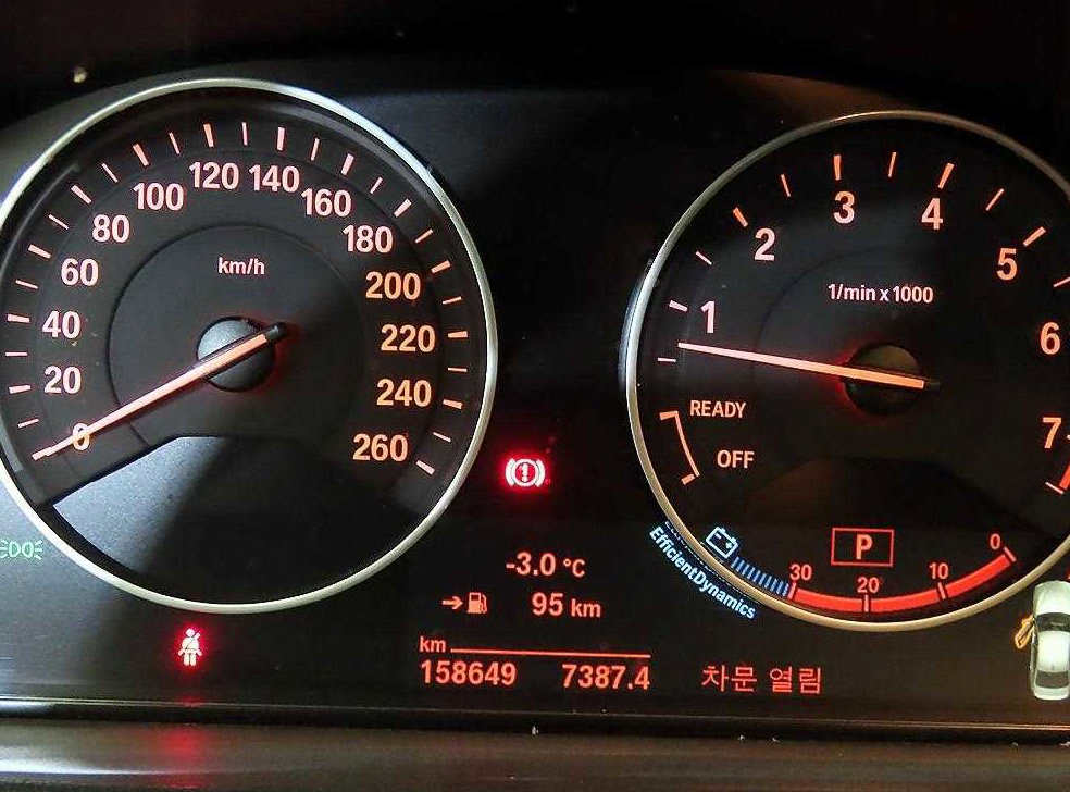 BMW 3시리즈 320i 럭셔리 사진 9