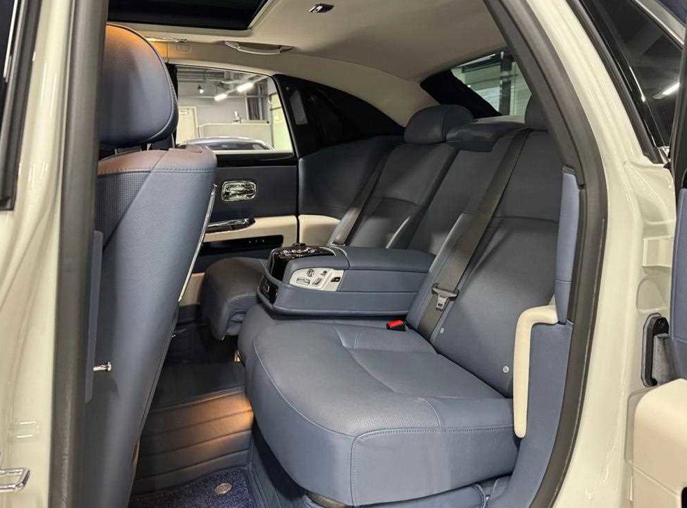 롤스로이스 고스트 6.6 V12 사진 11
