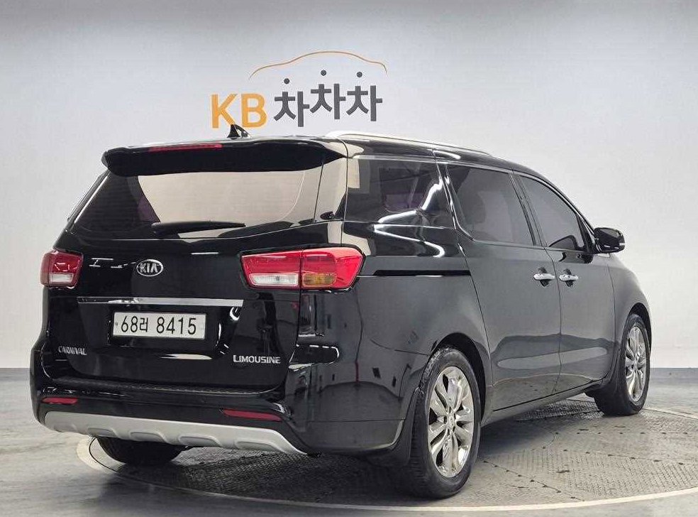 기아 카니발 디젤 7인승 리무진 사진 3