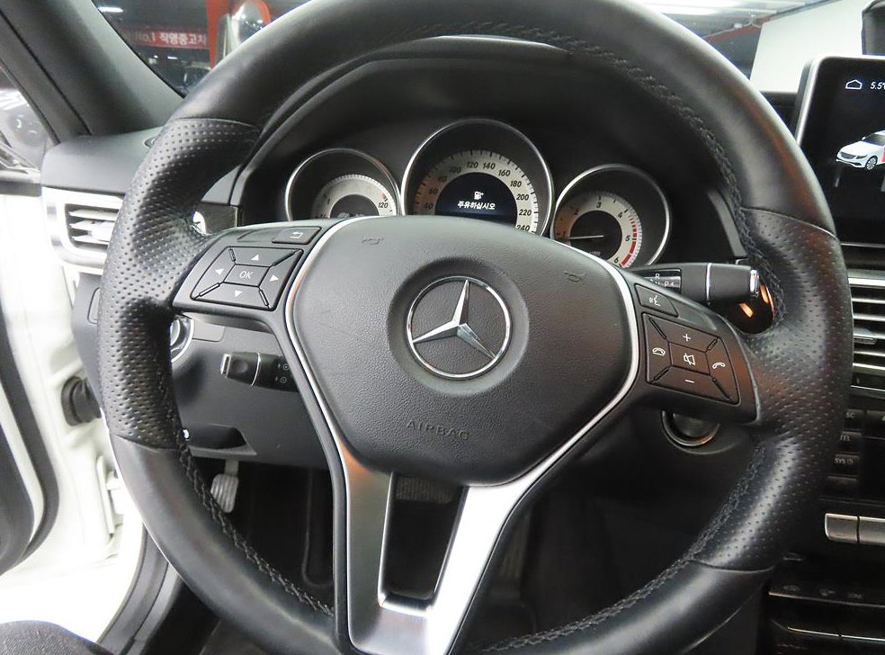 벤츠 E 클래스 E220 CDI 아방가르드 사진 8