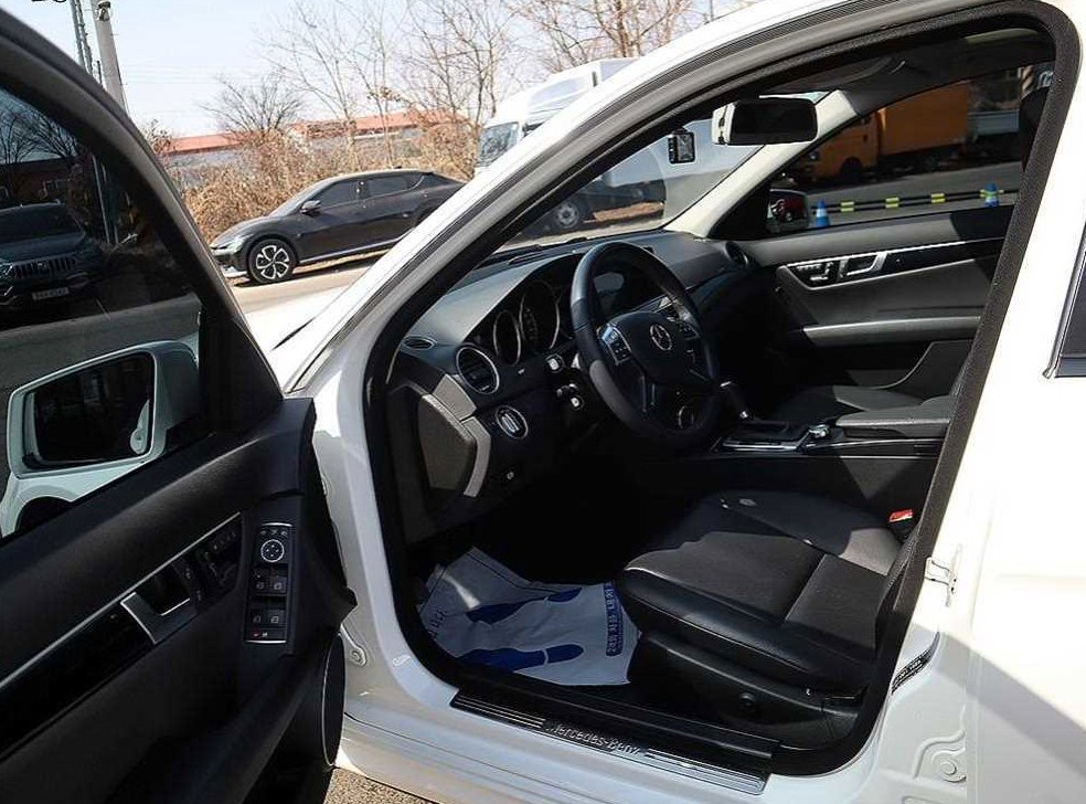 벤츠 C 클래스 C200 CGI 사진 6