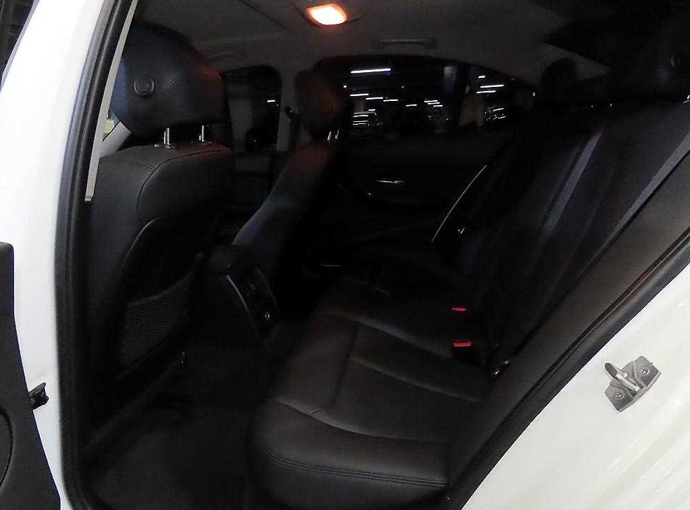 BMW 3시리즈 320d 사진 7