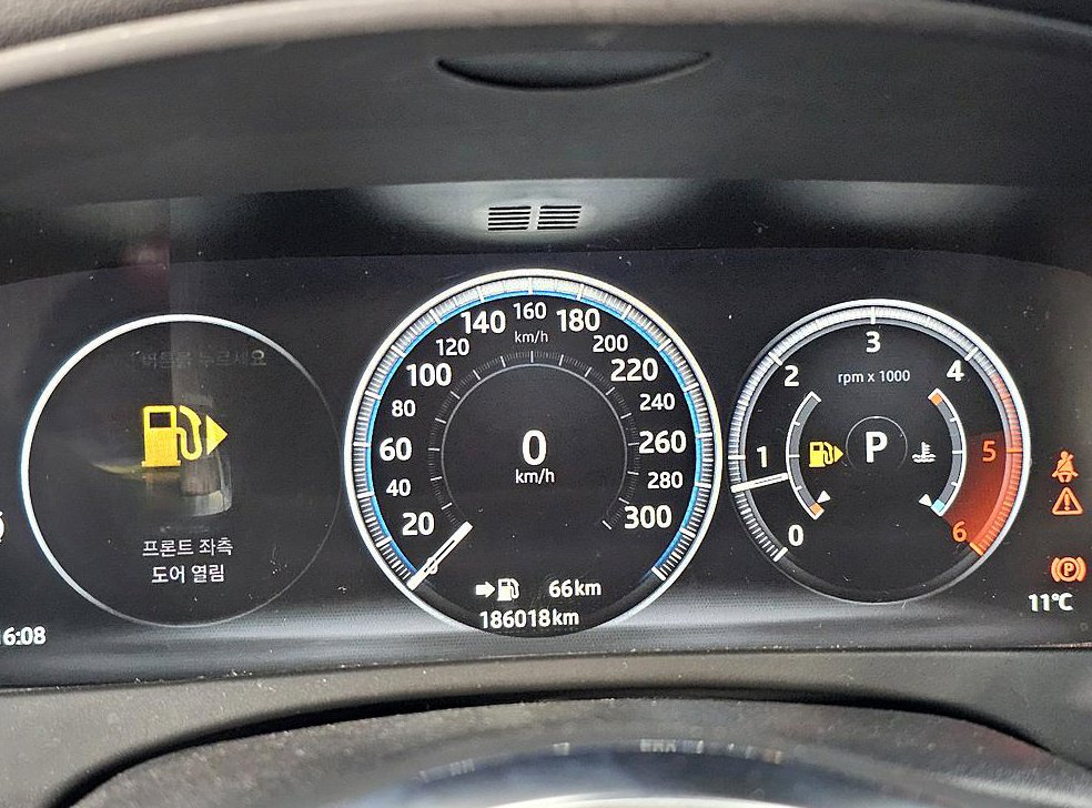 재규어 XE 2.0D R스포츠 사진 11