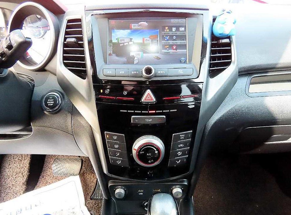 KG모빌리티(쌍용)  티볼리 2WD 가솔린 VX 사진 13
