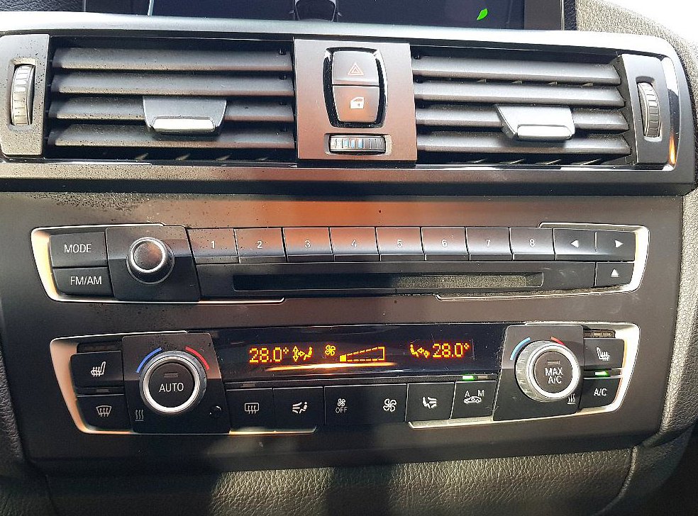 BMW 1시리즈 120d 스포츠 팩 1 사진 12