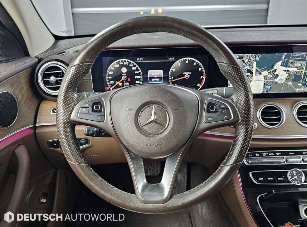 벤츠 E 클래스 E300 4MATIC 익스클루시브 사진 13