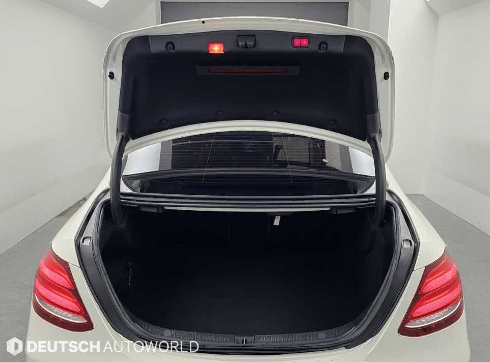 벤츠 E 클래스 E300 4MATIC 익스클루시브 사진 19