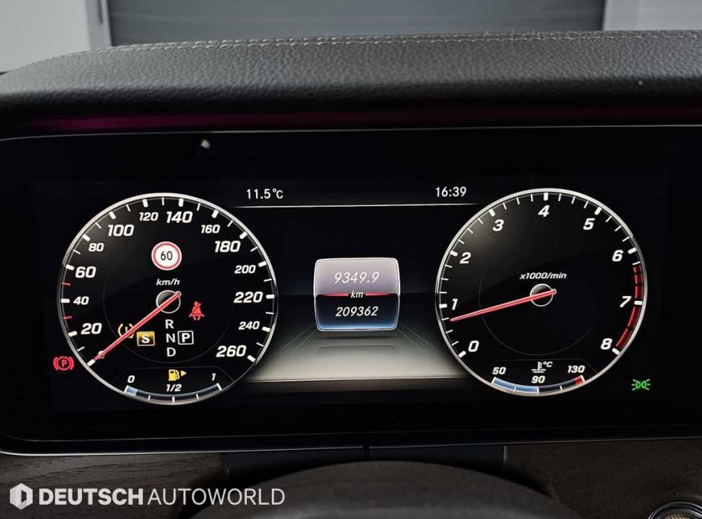 벤츠 E 클래스 E300 4MATIC 익스클루시브 사진 8
