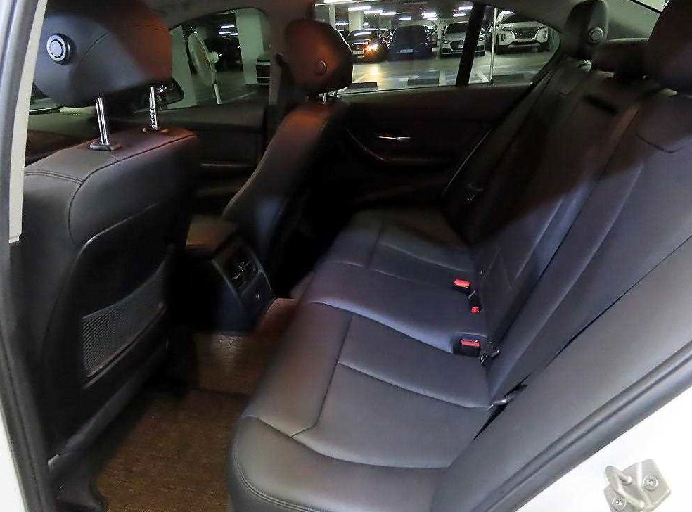 BMW 3시리즈 320d 사진 7