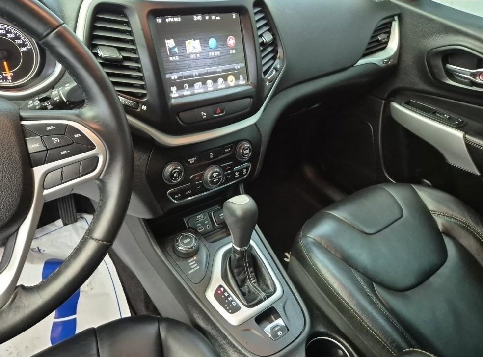 지프 체로키 2.4 론지튜드 AWD 사진 10