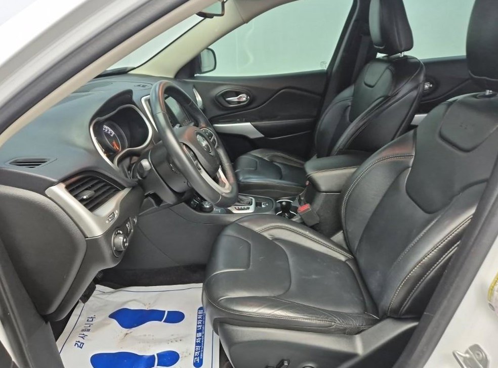 지프 체로키 2.4 론지튜드 AWD 사진 11