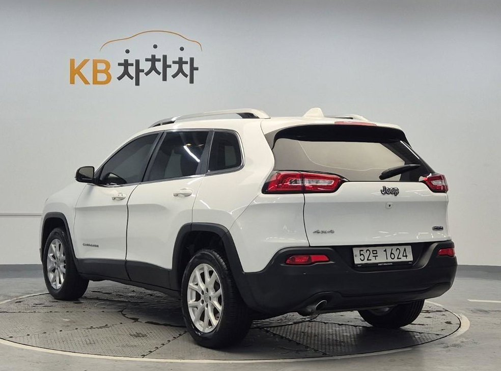 지프 체로키 2.4 론지튜드 AWD 사진 3
