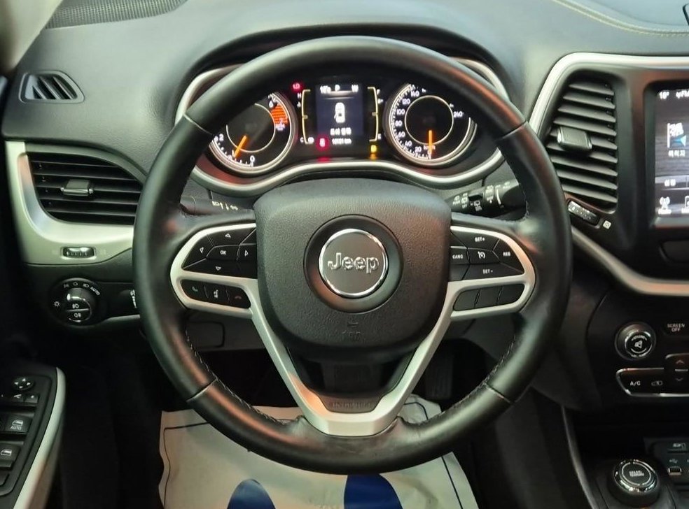 지프 체로키 2.4 론지튜드 AWD 사진 9