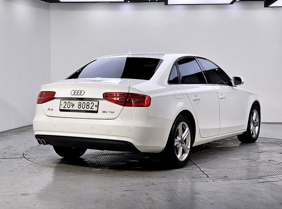 아우디 A4 30 TDI 사진 4