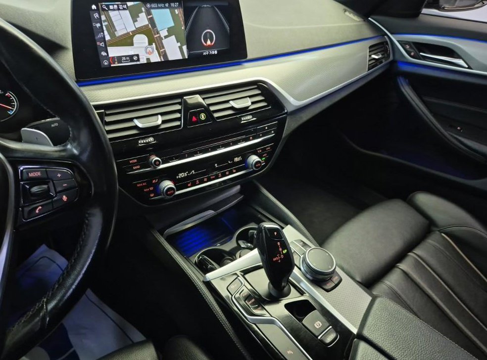 BMW 5시리즈 530i M 스포츠 사진 10